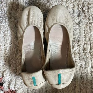 Cream Tieks in US6